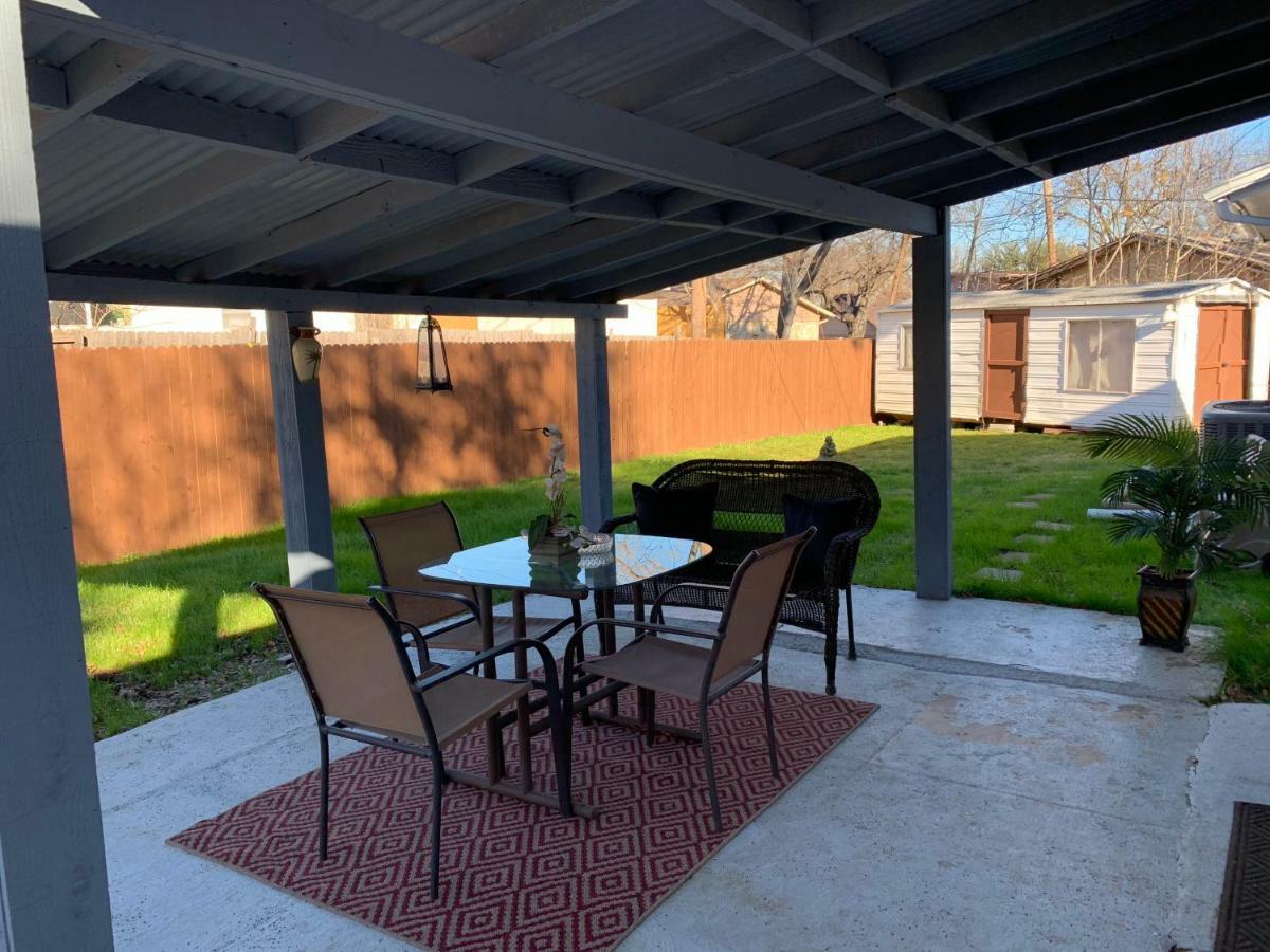Oasis Near Dfw Airport With Mediterranean Setting Ирвинг Экстерьер фото