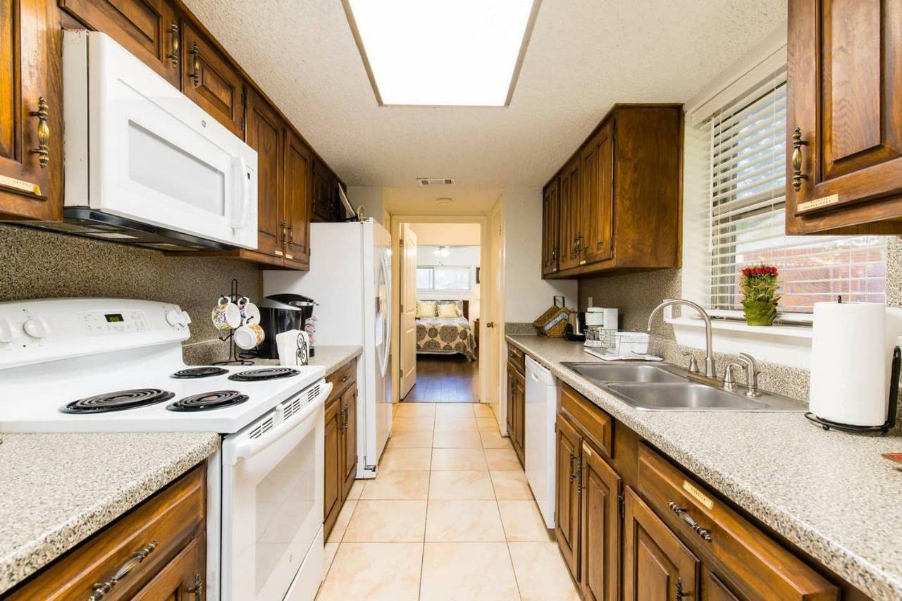 Oasis Near Dfw Airport With Mediterranean Setting Ирвинг Экстерьер фото